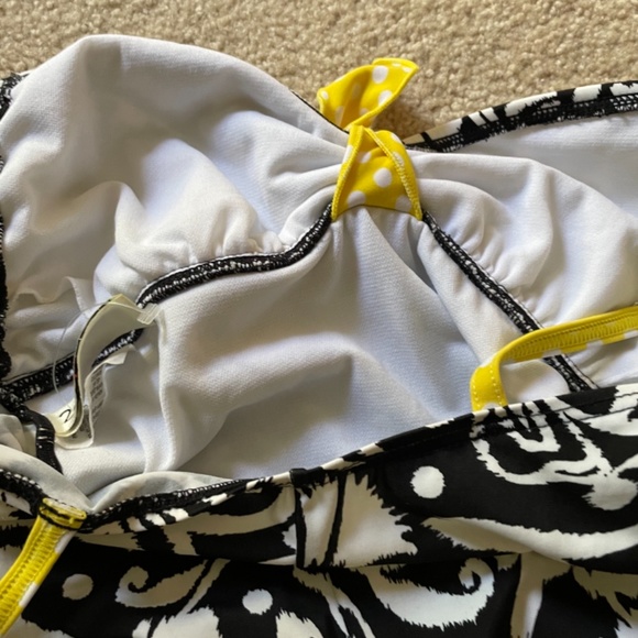 NWOT 24 & ocean 1 piece black and white swim suit size small - Picture 5 of 7